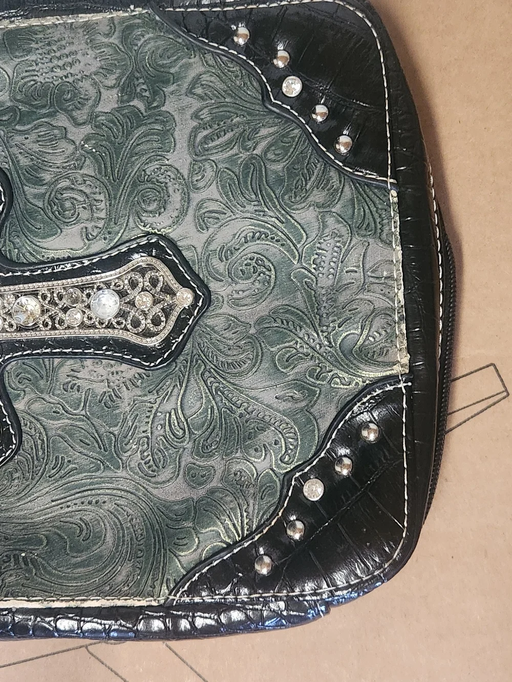 Women's Embossed Green Cross Bible Cover - Unbranded